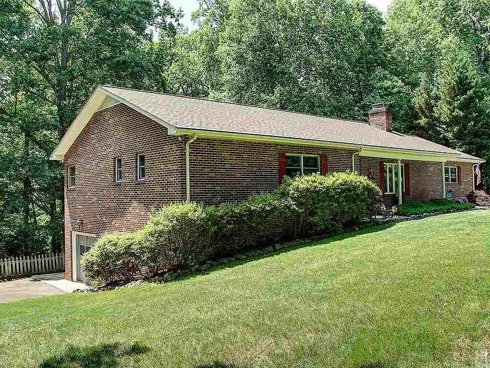 1st image of 3841 Cherry Grove Dr