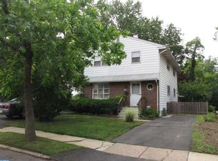 1 E Lakeview Ave, Oaklyn, NJ 08107