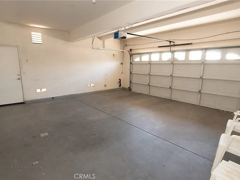 619 W Avenue H13 — Photo 25