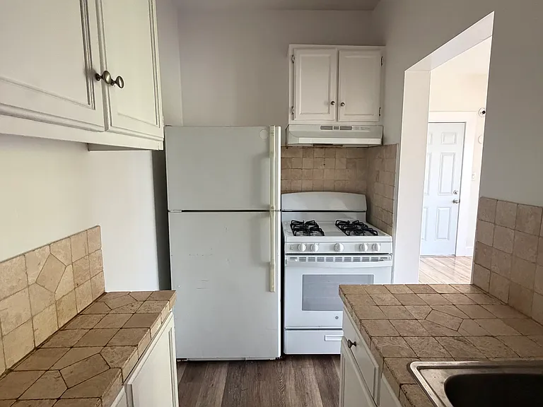 2039 Ivar Ave #1 — Photo 8