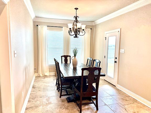 5th image of 285 Pond Dr