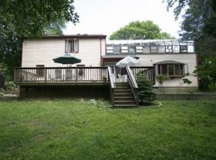 113 Green Knolls Ln, Fairfield, CT 06824