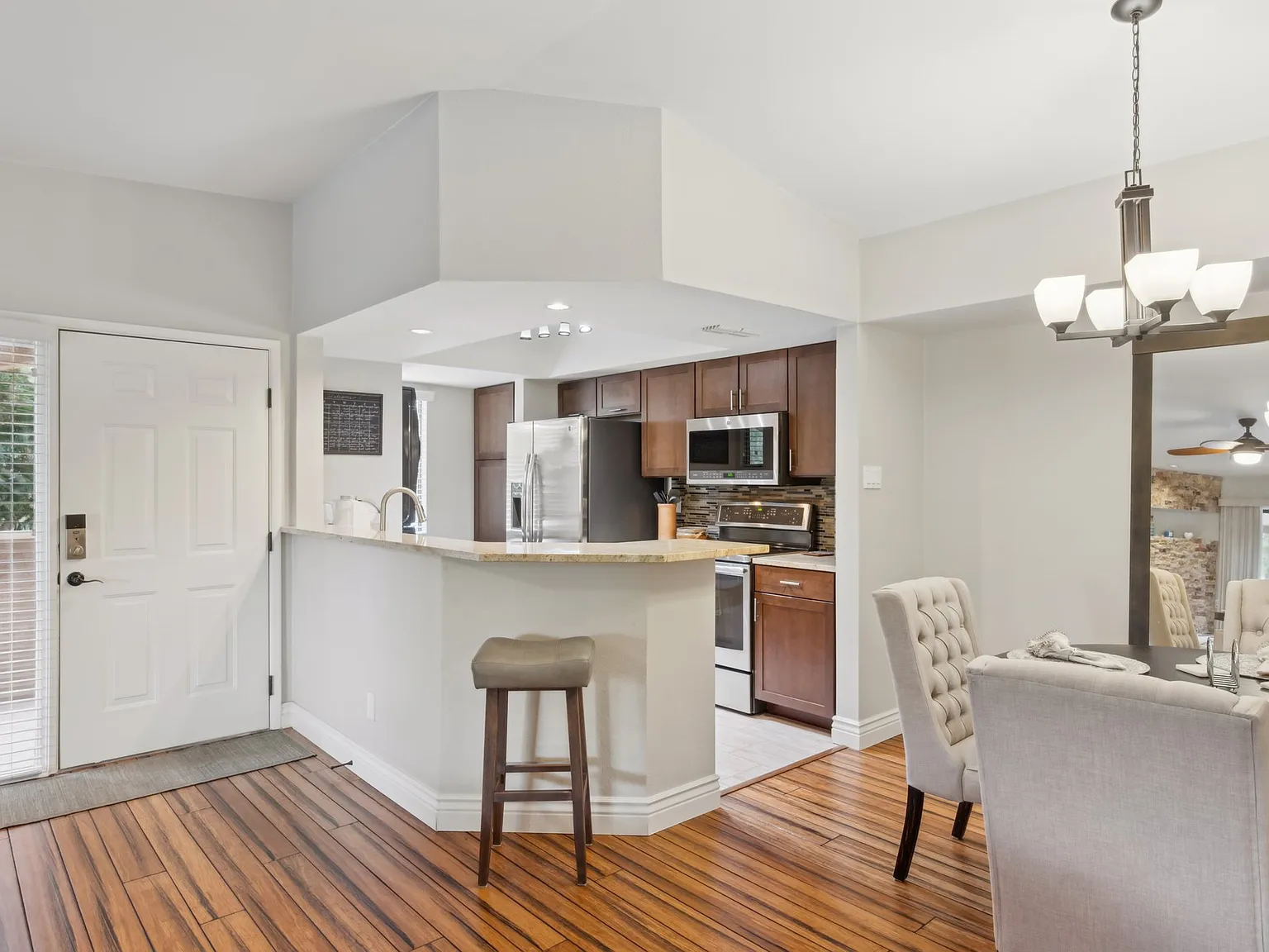 2 bed, 1266 sqft, $3,150 — Photo 4