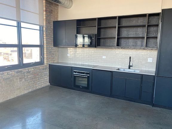 2nd image of 2078 N Southport Ave #315