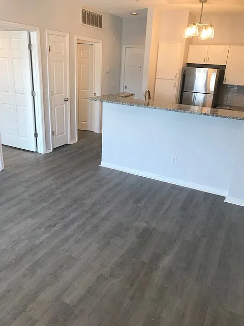 1 bed, 672 sqft, $1,599 — Photo 2