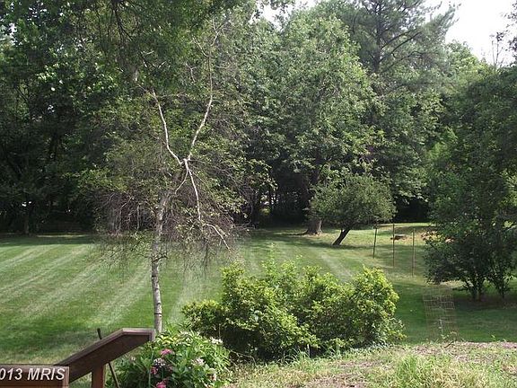 4th image of 3601 Queen Mary Dr