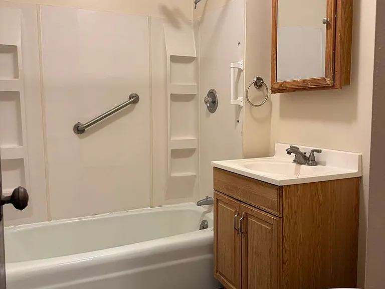 127 W Main St — Photo 31