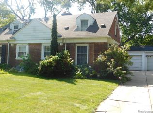 6 Bennington Ln, Dearborn, MI 48120