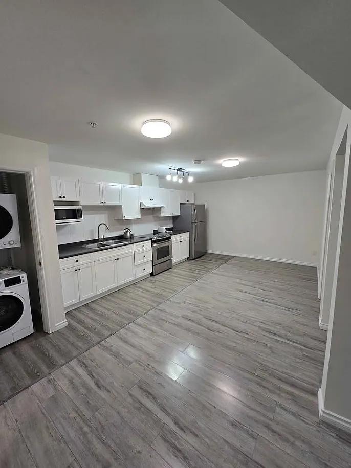 2 bed, 800 sqft, $1,800 — Photo 1