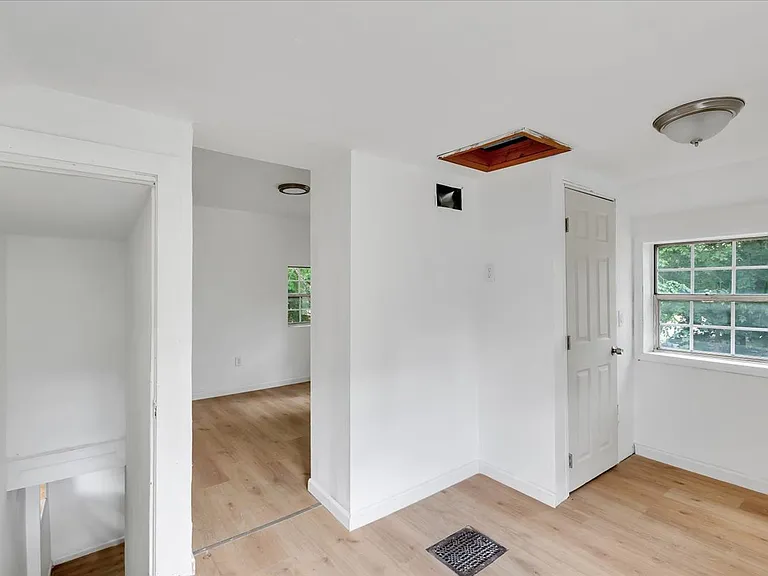 7 Clearwater St — Photo 15