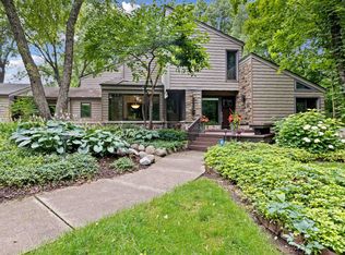 5810 Coachman Ct, Rockford, IL 61107