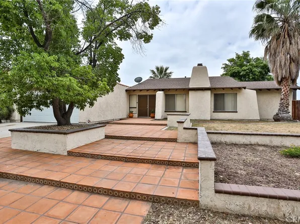 2805 Mirada Rd, Highland, CA 92346