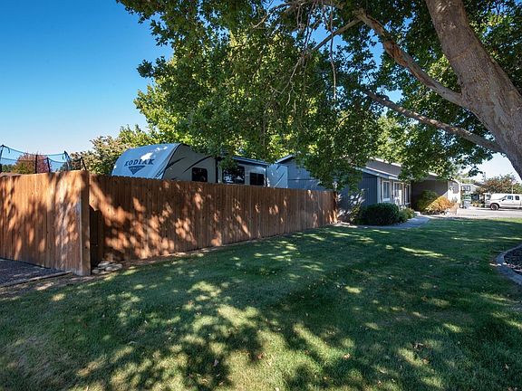 4th image of 3606 S Underwood St