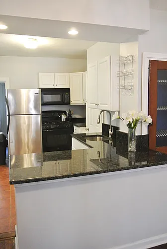 2503 Carpenter St Photo 1