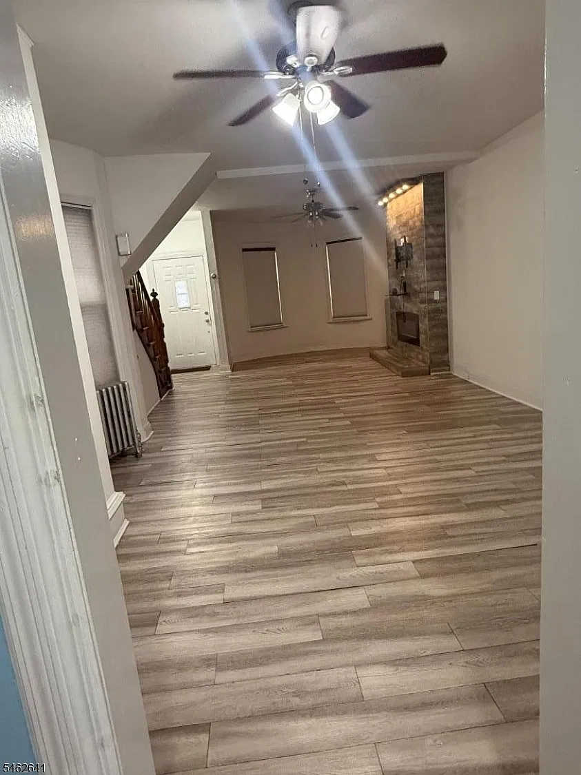 3 bed, 1.0 bath, $2,400 — Photo 3
