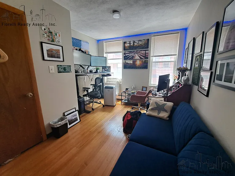 Charter St — Photo 7