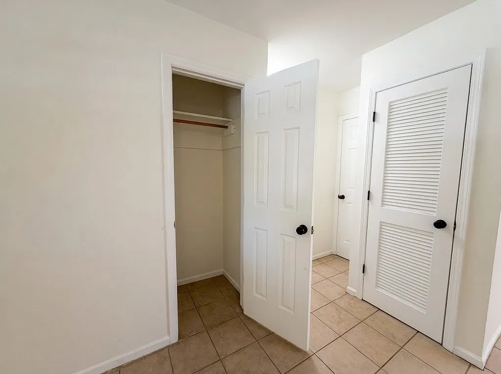 2 bed, 900 sqft, $1,300 — Photo 3