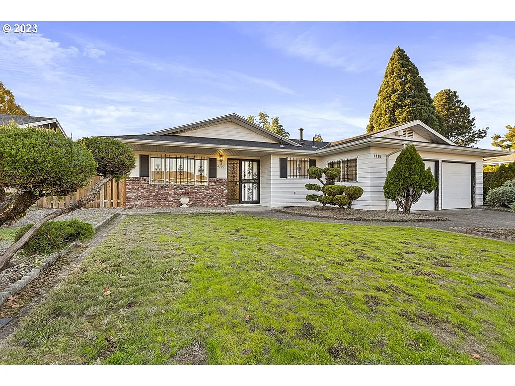 4307 NE 130th Pl photo 1