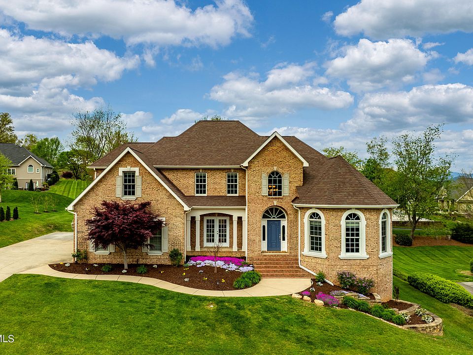 1st image of 206 Strawberry Field Dr