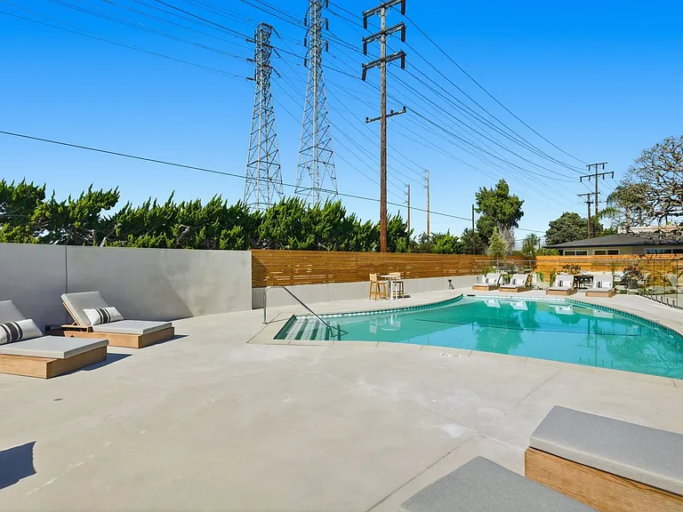 1620 E Maple, LLC — Photo 23