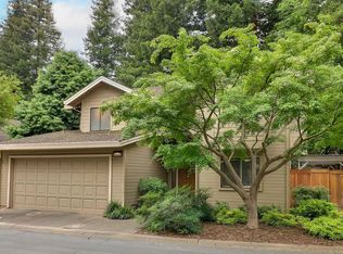 2084 University Park Dr, Sacramento, CA 95825