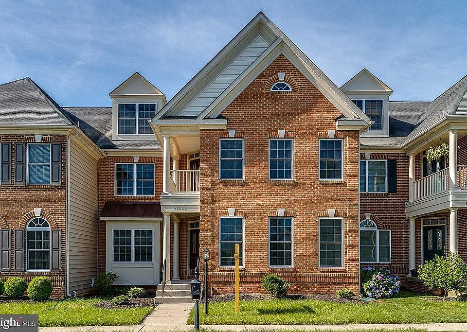 1st image of 41821 Bristow Manor Dr