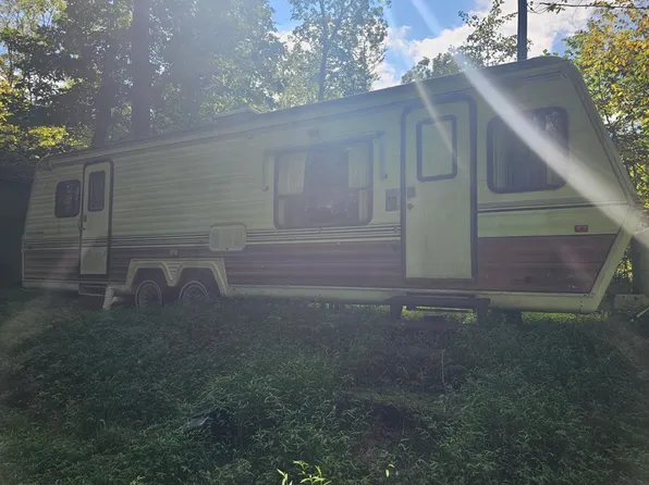 314 Booth Ln, Strattanville, PA 16258