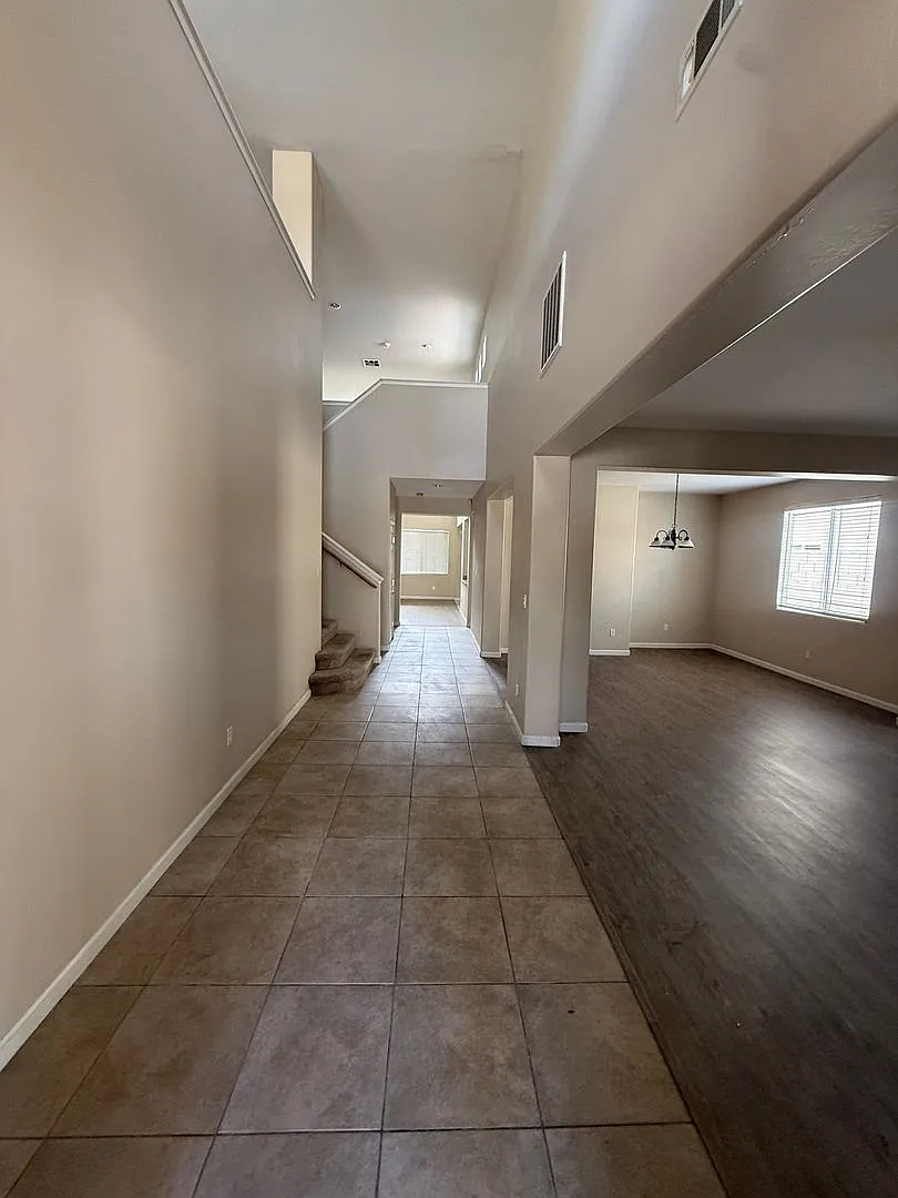 Charming 4-Bedroom, 3-Bathroom Home — Photo 3