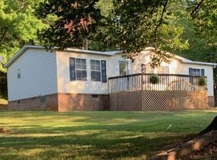 222 Nantucket Ln, Mount Airy, NC 27030