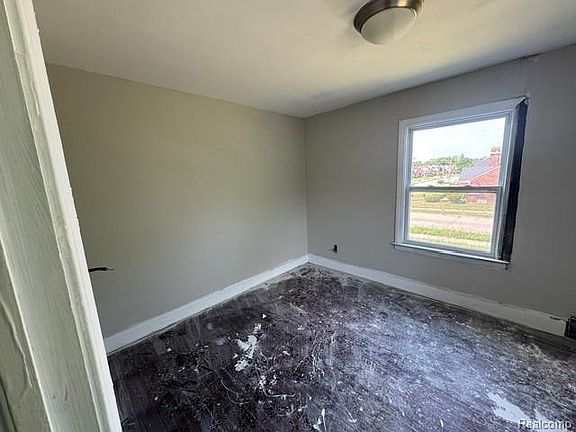 3rd image of 13313 Rosemary St