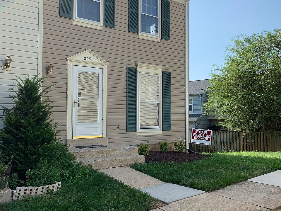 1st image of 205 Sherwood Ct
