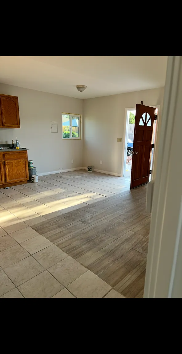 2 bed, 800 sqft, $2,500 — Photo 2