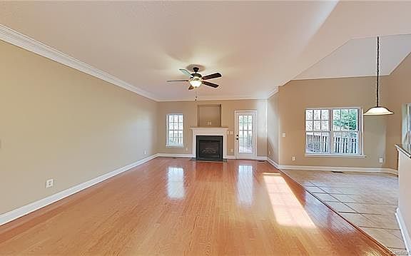 3rd image of 511 Shady Oaks Dr