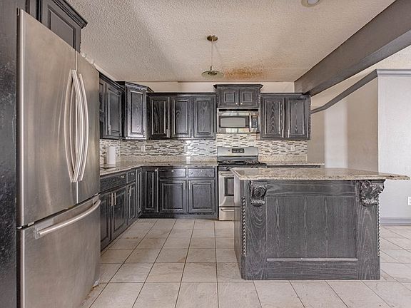 4th image of 1328 S Sam Houston Ave
