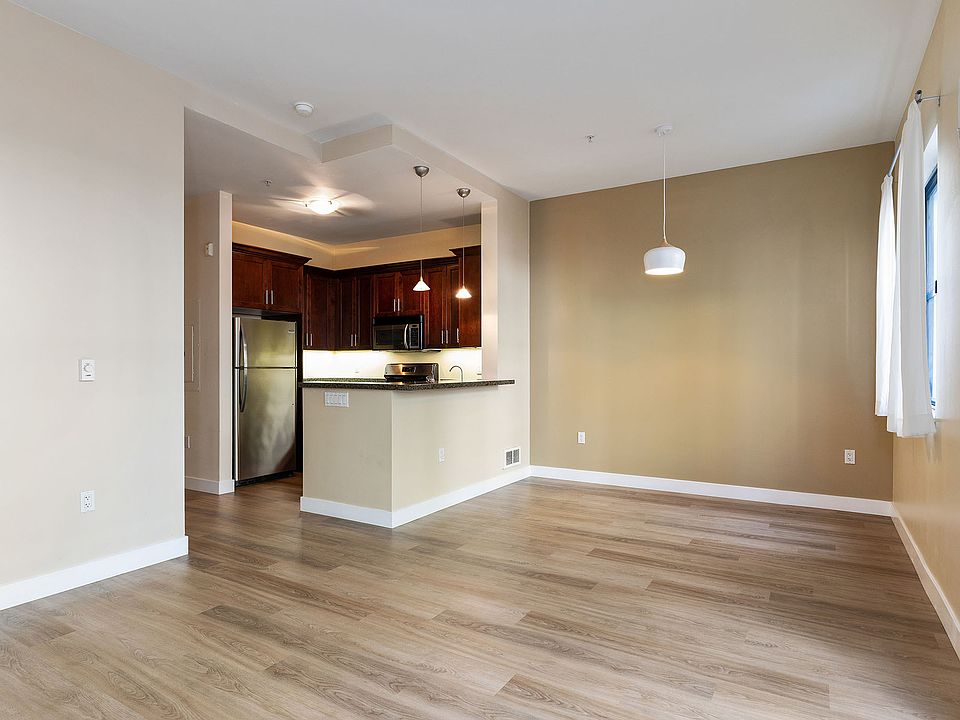 1st image of 88 Townsend St APT 105