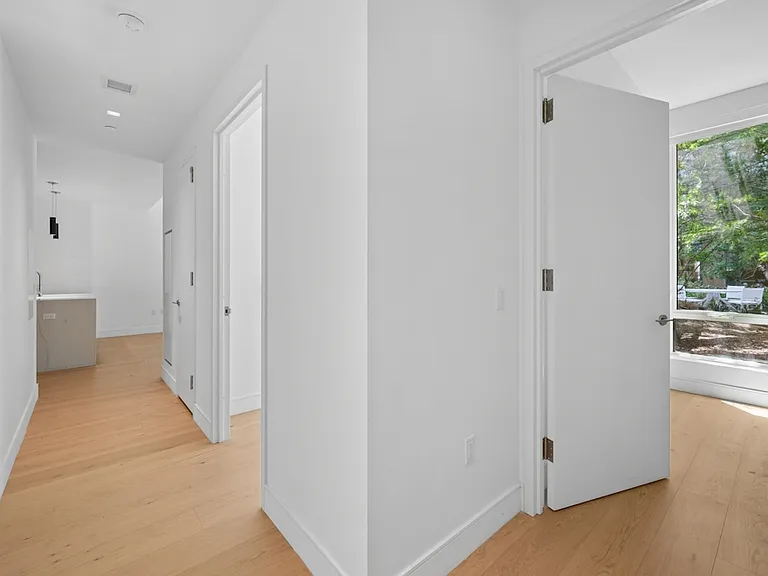 312 W 43rd St #2B — Photo 15