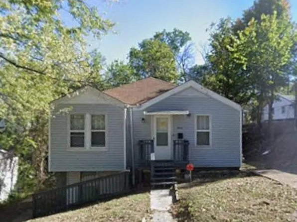 8830 Tyrell Dr, Saint Louis, MO 63136