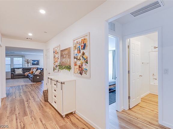 5th image of 505 Turtleback Falls Ave