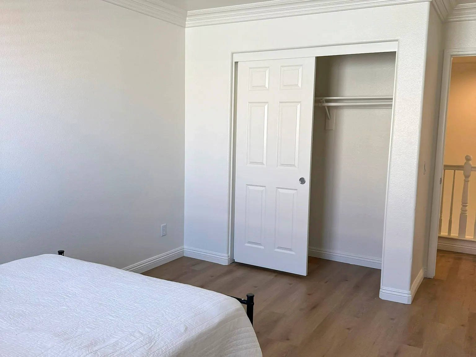 4 bed, 4.0 bath, 3349 sqft, $905 — Photo 2