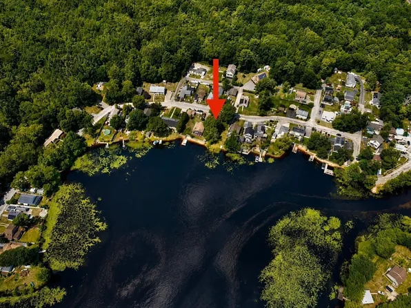 56 Lakeside Ave, Dartmouth, MA 02747