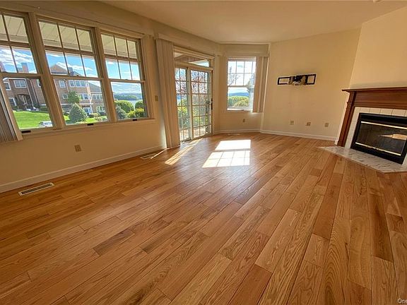 5th image of 415 Half Moon Bay Dr