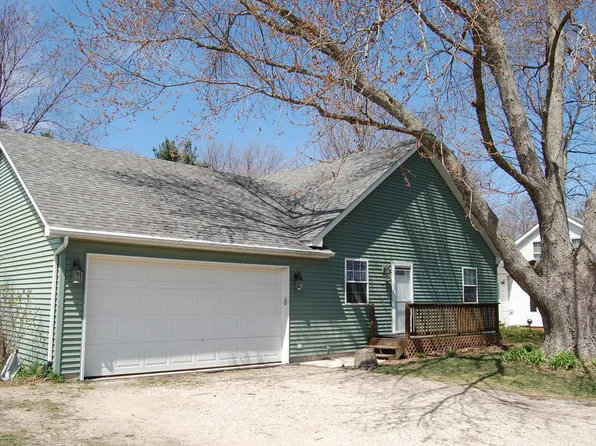 302 Canal St, Lisbon, IL 60541