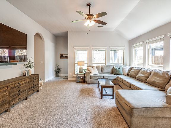 5th image of 1217 Porter Ln