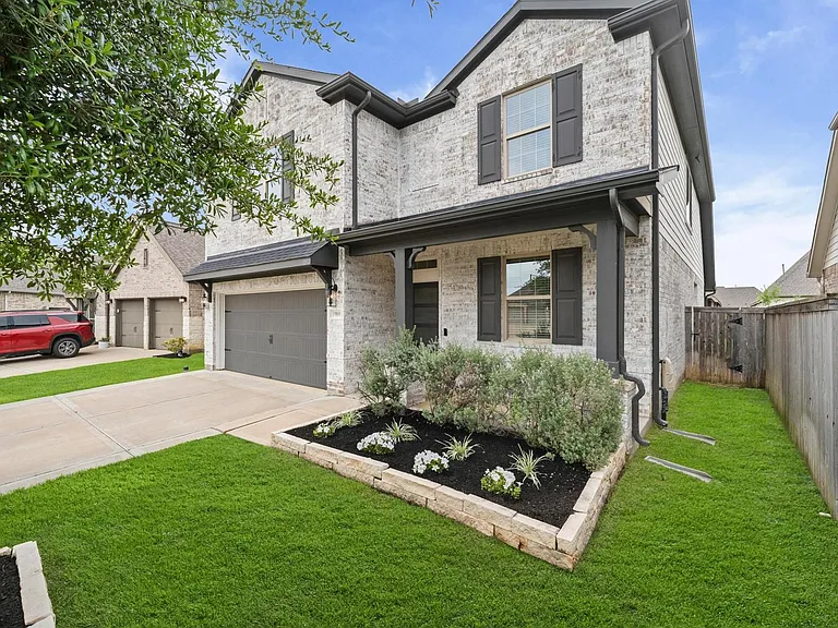 19806 Lone Paddock Cir — Photo 3