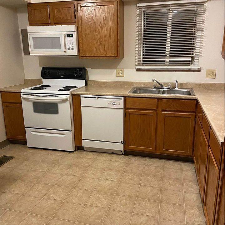 1st image of 167 Delhi Ave APT B