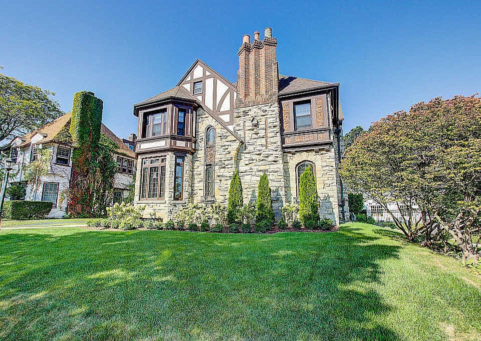 1st image of 5157 N Lake Dr