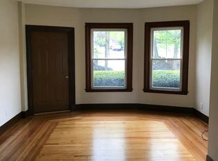 176 Salem St #1W, Woburn, MA 01801