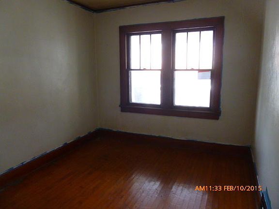 3rd image of 829 E Keefe Ave