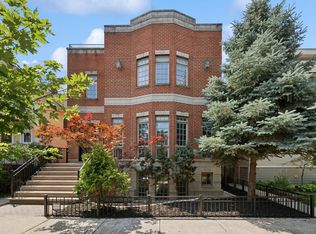 2025 W Hutchinson St, Chicago, IL 60618