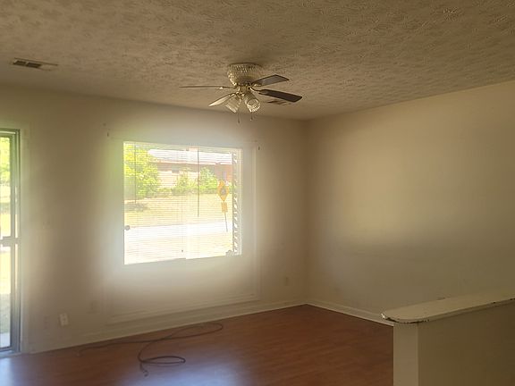 Entry into Livingroom